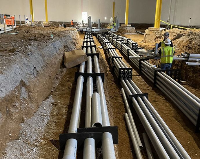 Specialized circular bore spacer with rollers